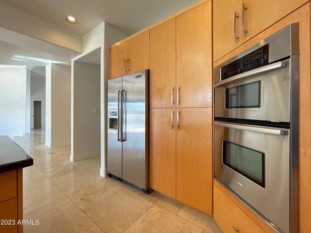 9943 E Island Circle, Scottsdale, AZ 85258