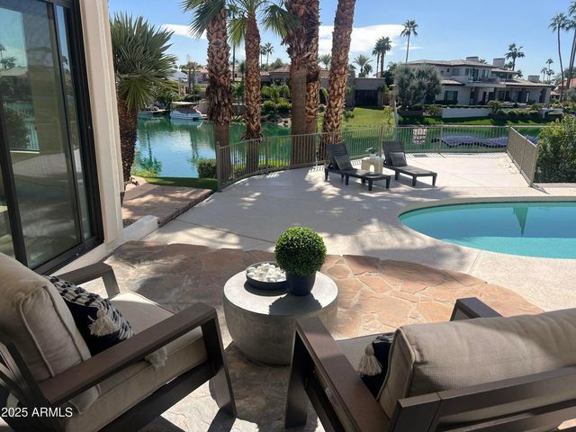 9943 E Island Circle, Scottsdale, AZ 85258