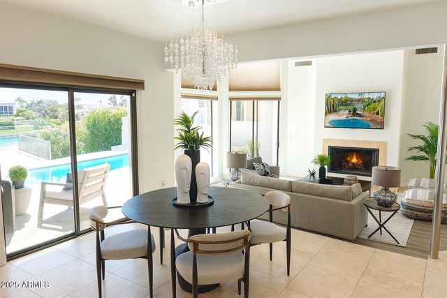 9943 E Island Circle, Scottsdale, AZ 85258