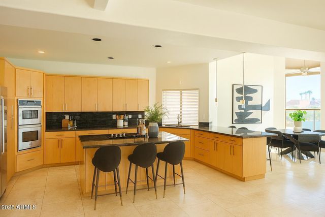 9943 E Island Circle, Scottsdale, AZ 85258