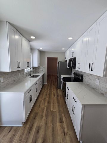 4918 West Lane, Minnetonka, MN 55345