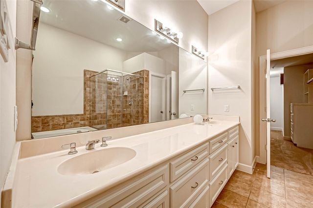 2710 Hullsmith Drive 102, Houston, TX 77063