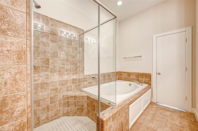 2710 Hullsmith Drive 102, Houston, TX 77063