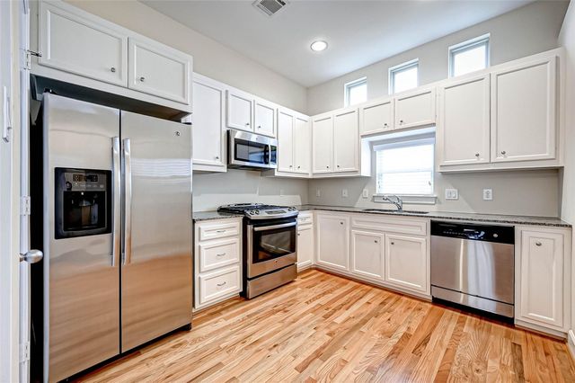 2710 Hullsmith Drive 102, Houston, TX 77063