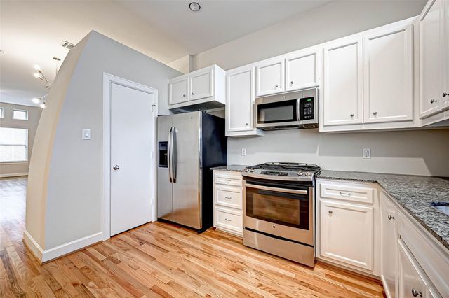 2710 Hullsmith Drive 102, Houston, TX 77063