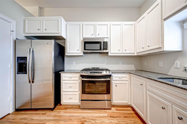 2710 Hullsmith Drive 102, Houston, TX 77063