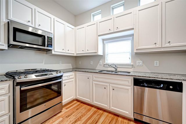 2710 Hullsmith Drive 102, Houston, TX 77063