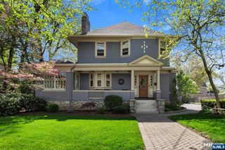 29 Raymond Avenue, Rutherford, NJ 07070