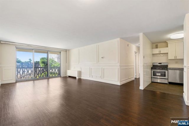 2100 Linwood 2Y, Fort Lee, NJ 07024