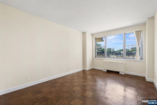 2100 Linwood 2Y, Fort Lee, NJ 07024