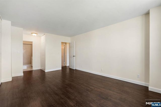 2100 Linwood 2Y, Fort Lee, NJ 07024