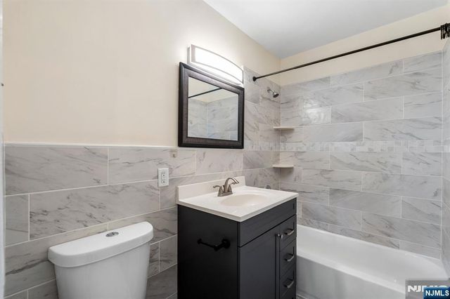 2100 Linwood 2Y, Fort Lee, NJ 07024