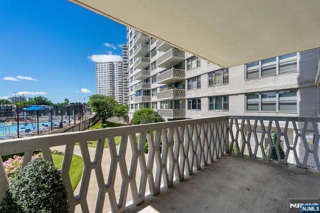 2100 Linwood 2Y, Fort Lee, NJ 07024