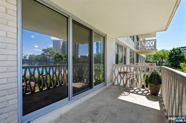 2100 Linwood 2Y, Fort Lee, NJ 07024