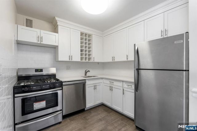 2100 Linwood 2Y, Fort Lee, NJ 07024