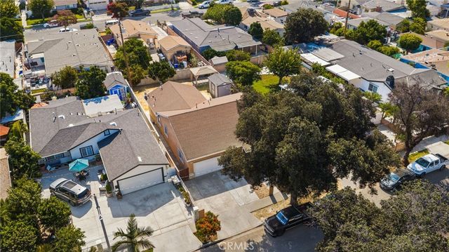 2211 Oak Street, Santa Ana, CA 92707