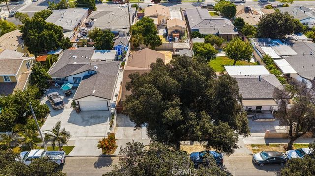 2211 Oak Street, Santa Ana, CA 92707
