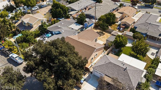 2211 Oak Street, Santa Ana, CA 92707