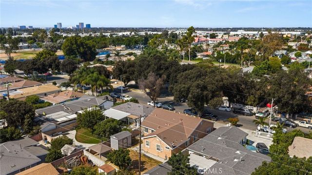 2211 Oak Street, Santa Ana, CA 92707