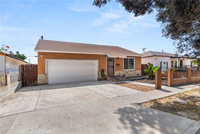 2211 Oak Street, Santa Ana, CA 92707
