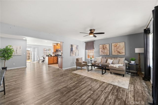 2211 Oak Street, Santa Ana, CA 92707