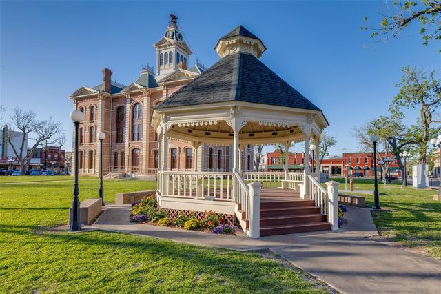 314 Nicholas Road, Wharton, TX 77488