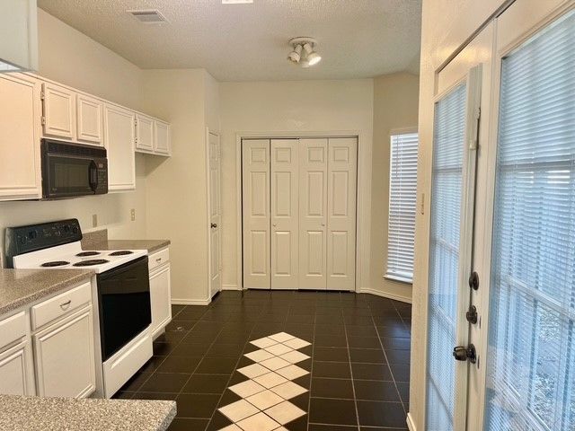 6709 Driffield Circle W, North Richland Hills, TX 76182