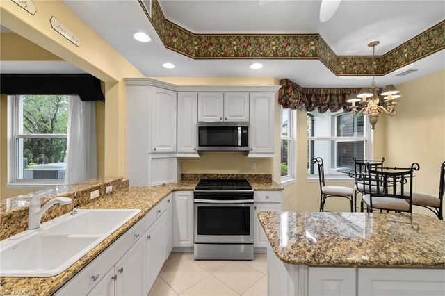 6073 Ashford LN # 802, Naples, FL 34110