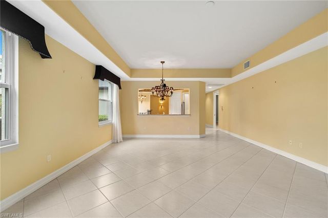 6073 Ashford LN # 802, Naples, FL 34110