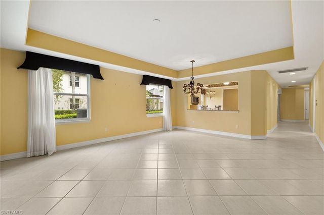 6073 Ashford LN # 802, Naples, FL 34110