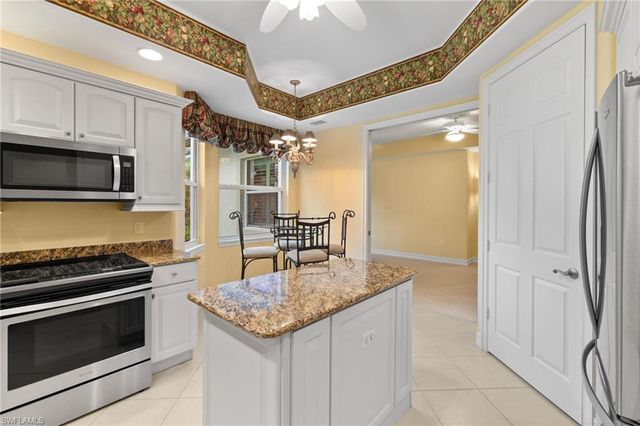 6073 Ashford LN # 802, Naples, FL 34110