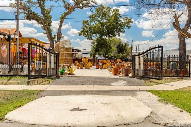 1950 N PanAm Expressway, San Antonio, TX 78208