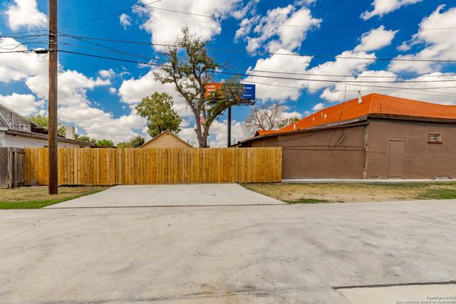 1950 N PanAm Expressway, San Antonio, TX 78208