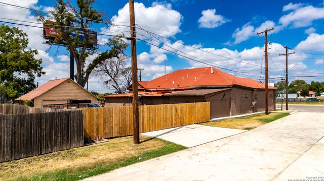1950 N PanAm Expressway, San Antonio, TX 78208