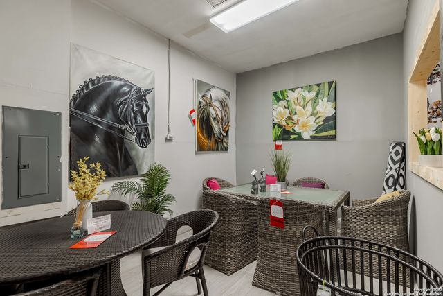 1950 N PanAm Expressway, San Antonio, TX 78208