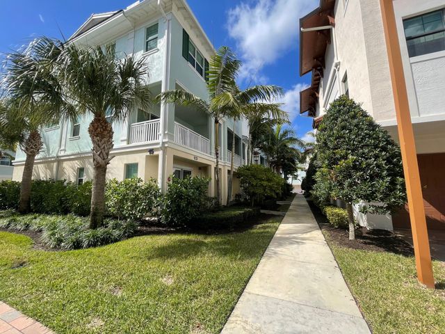 8086 Hobbes Way, Palm Beach Gardens, FL 33418