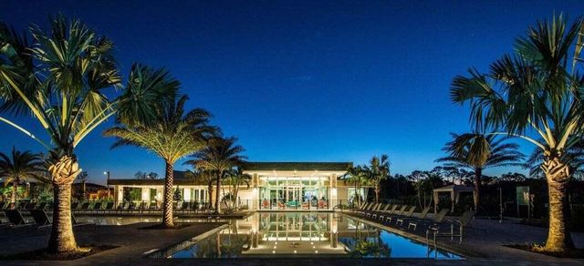 8086 Hobbes Way, Palm Beach Gardens, FL 33418