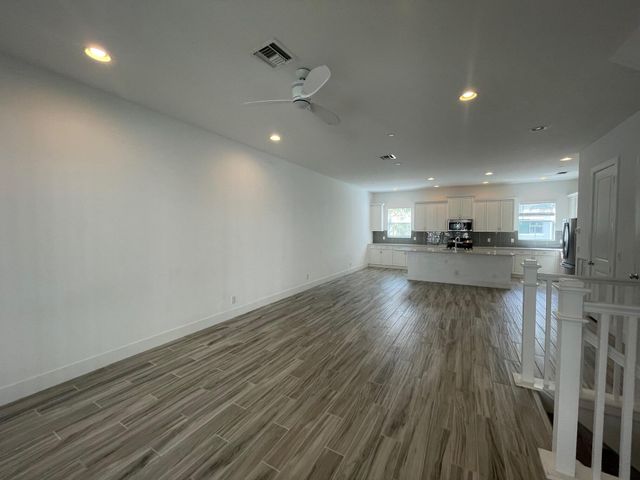 8086 Hobbes Way, Palm Beach Gardens, FL 33418