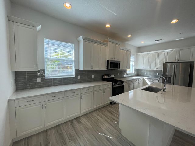 8086 Hobbes Way, Palm Beach Gardens, FL 33418