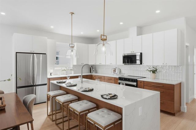 5225 4TH AVENUE S, St Petersburg, FL 33707