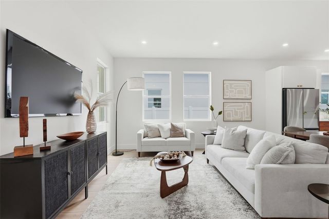 5225 4TH AVENUE S, St Petersburg, FL 33707