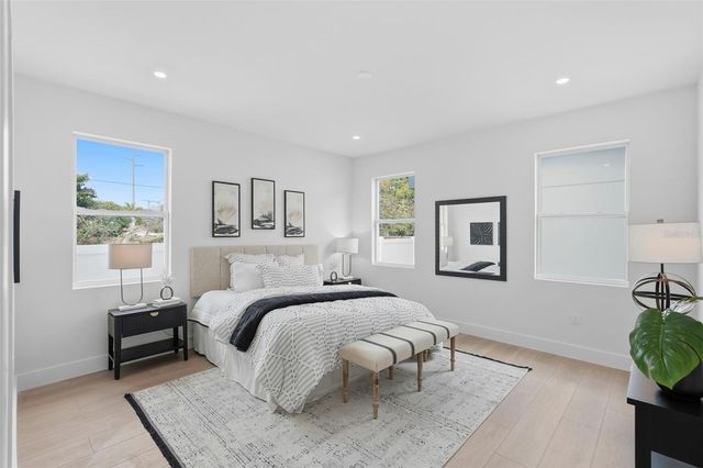 5225 4TH AVENUE S, St Petersburg, FL 33707