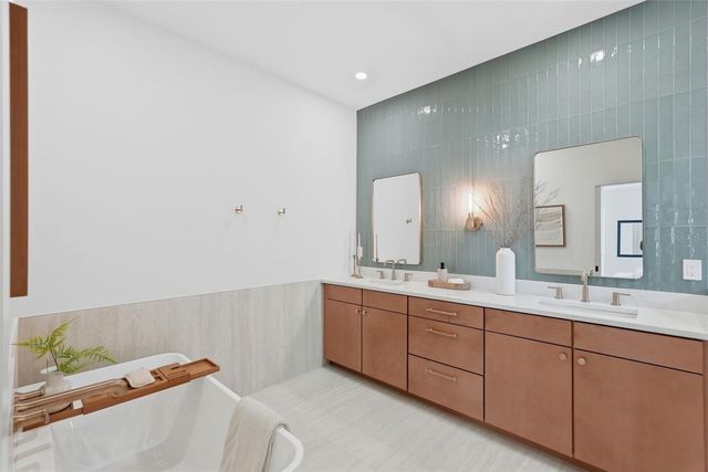 5225 4TH AVENUE S, St Petersburg, FL 33707