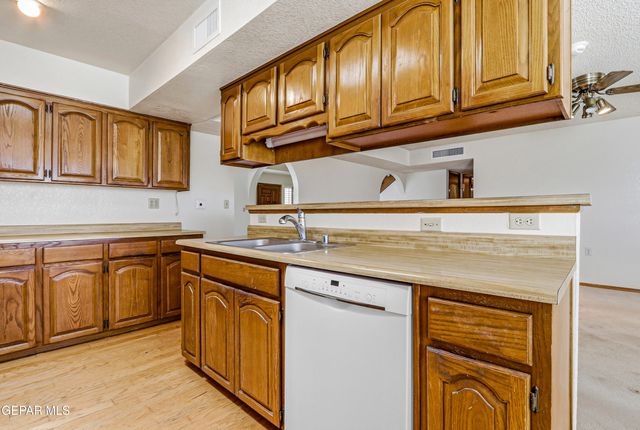 4317 JON CUNNINGHAM Boulevard, El Paso, TX 79934