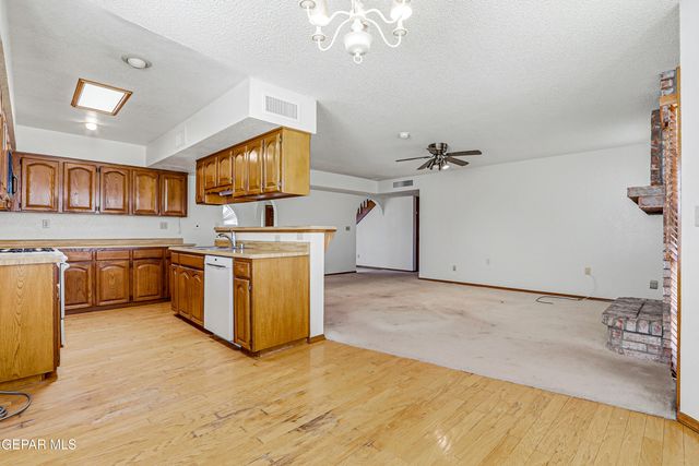 4317 JON CUNNINGHAM Boulevard, El Paso, TX 79934