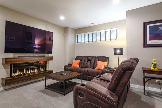 2535 W Haddon Avenue, Chicago, IL 60622
