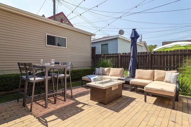 2535 W Haddon Avenue, Chicago, IL 60622