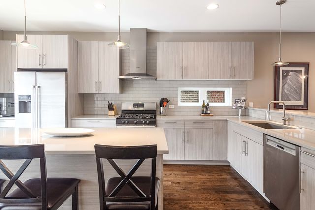 2535 W Haddon Avenue, Chicago, IL 60622