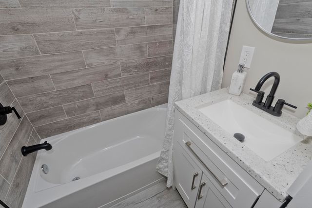 8 Summit Dr, Palmer, MA 01069