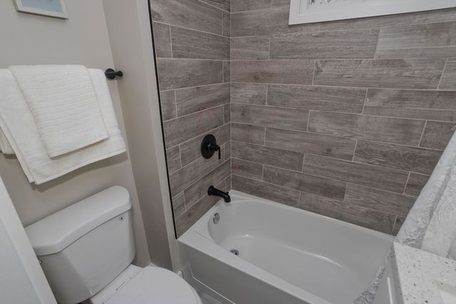 8 Summit Dr, Palmer, MA 01069